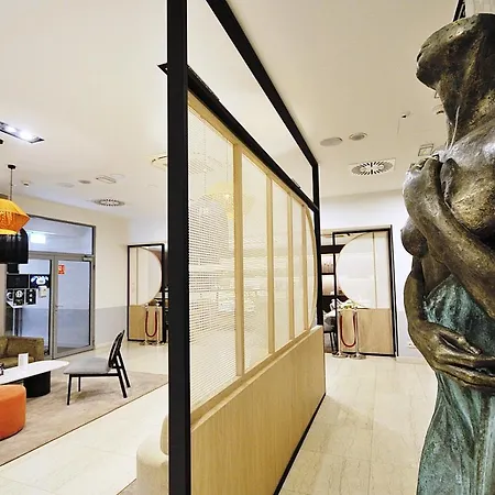 402 W Pięciogwiazdkowym Royal Tulip 200m Dobruk